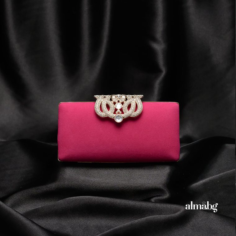 Розова вечерна чанта