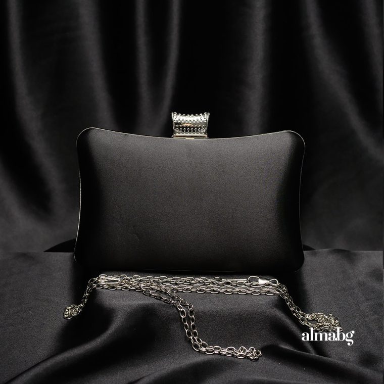 Черна сатенена вечерна чанта