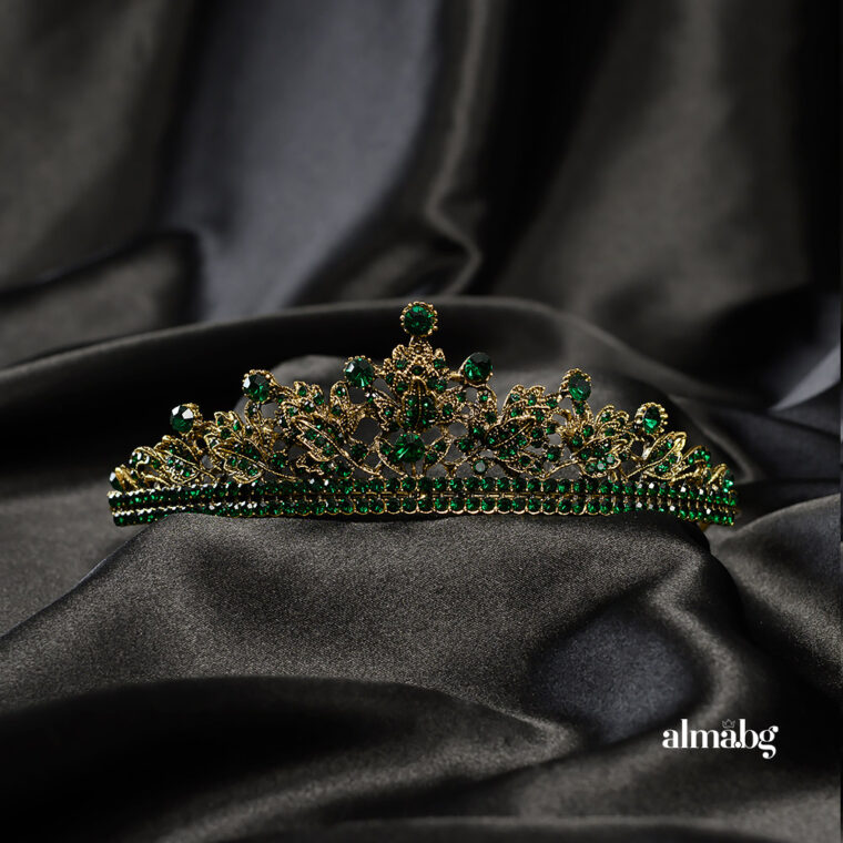 Tiara with green stones 472