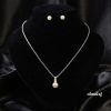 Delicate pearl jewelry set
