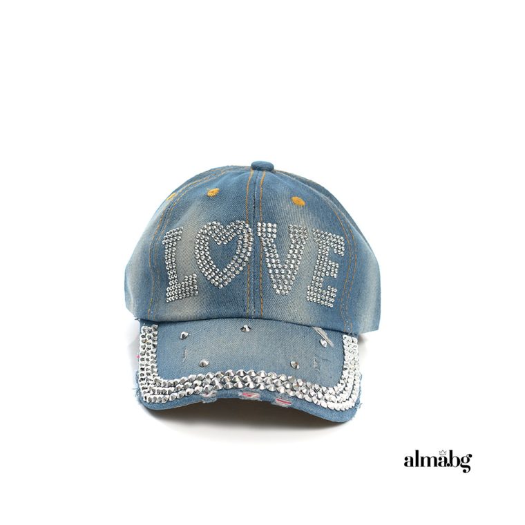 Шапка с козирка - love 2