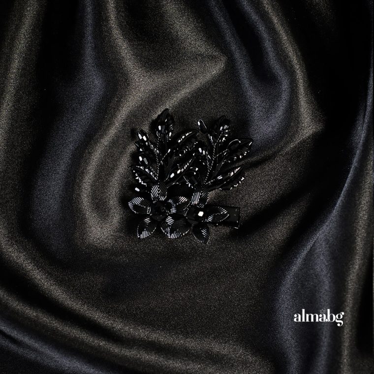 Щипка за коса черна 08