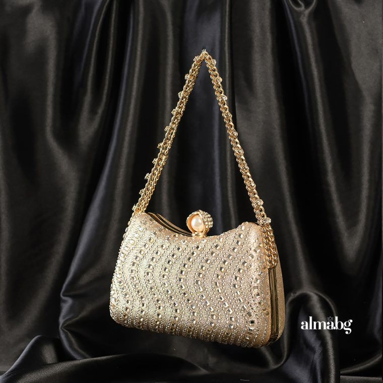 Ефектна чанта с кристали
