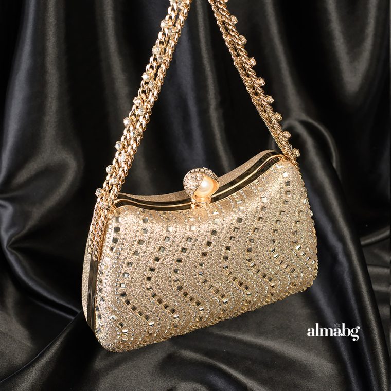 Alternative view of Ефектна чанта с кристали